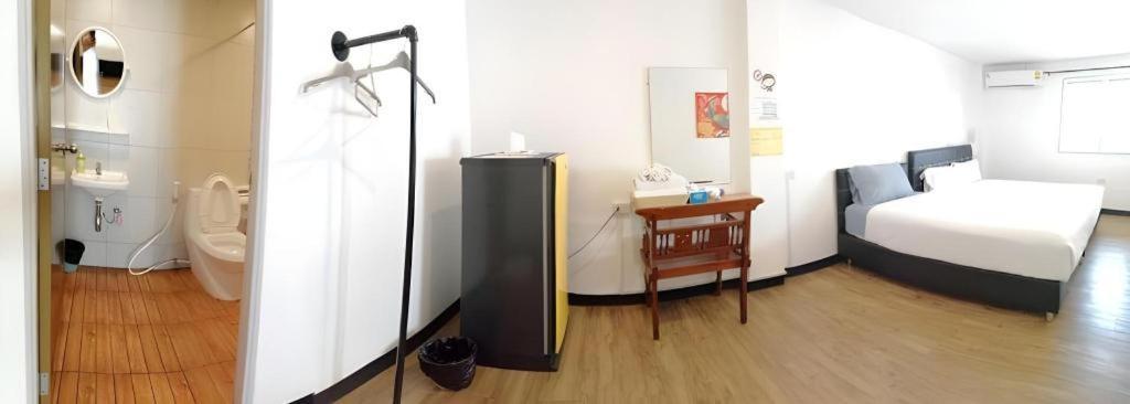Hoppers Place Donmuang Hostel Bangkok Exterior foto