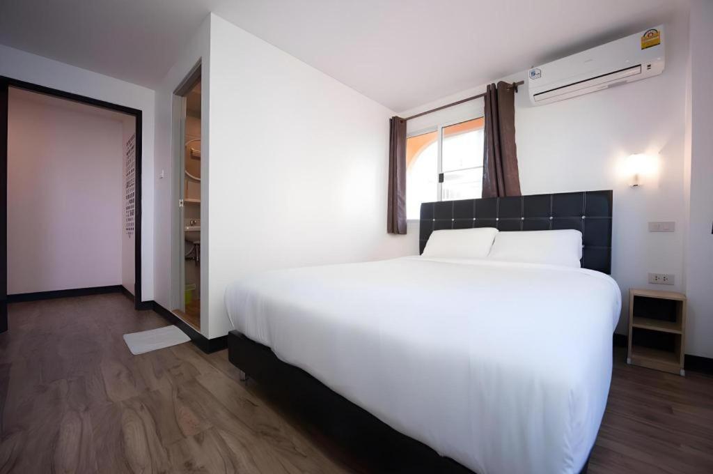 Hoppers Place Donmuang Hostel Bangkok Exterior foto
