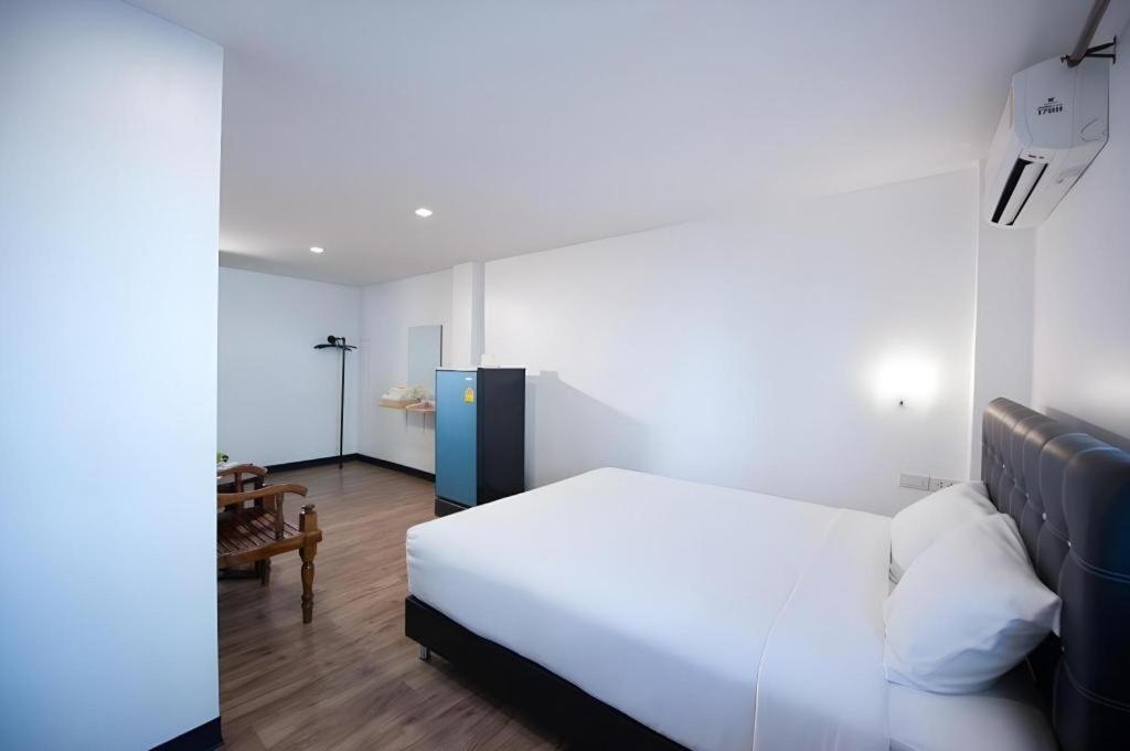Hoppers Place Donmuang Hostel Bangkok Exterior foto