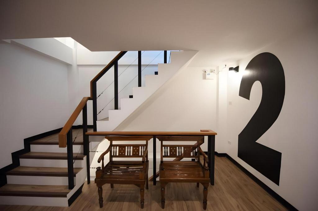 Hoppers Place Donmuang Hostel Bangkok Exterior foto