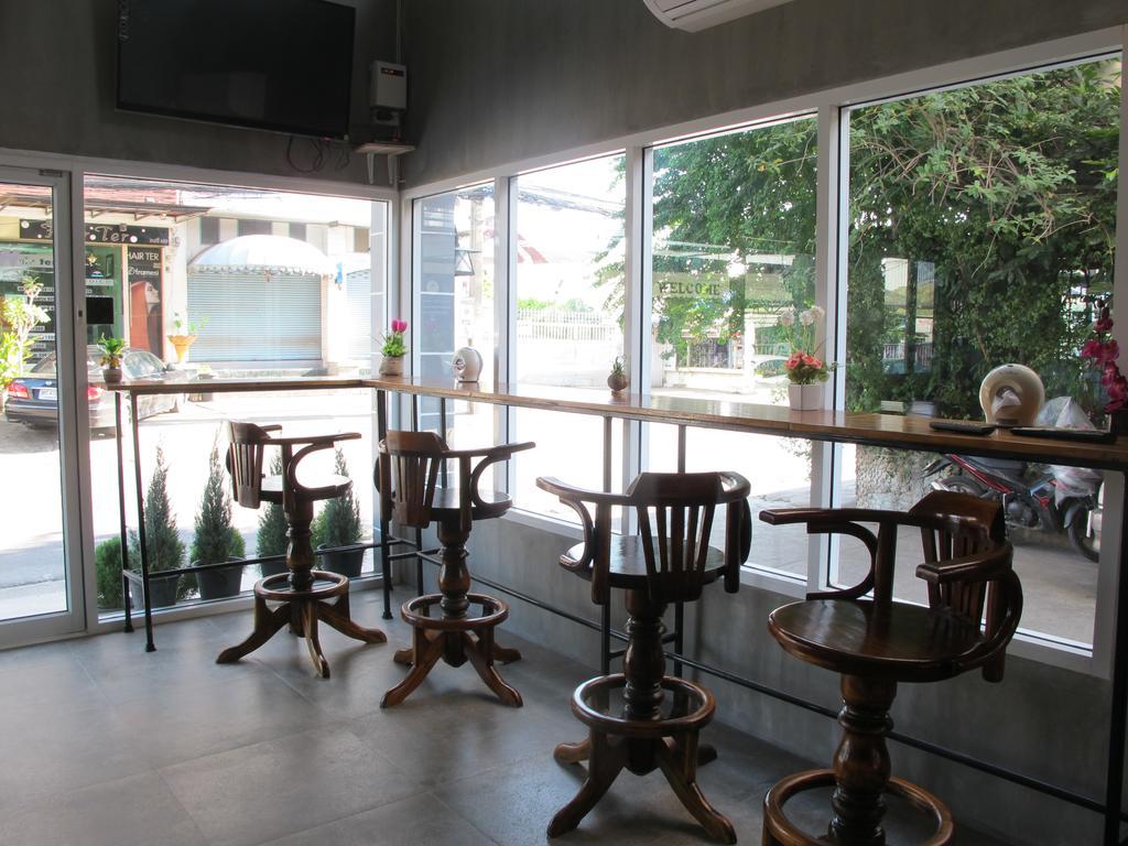 Hoppers Place Donmuang Hostel Bangkok Exterior foto