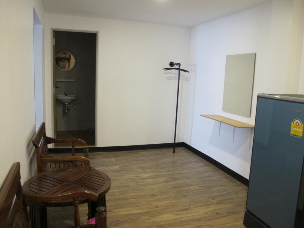 Hoppers Place Donmuang Hostel Bangkok Exterior foto