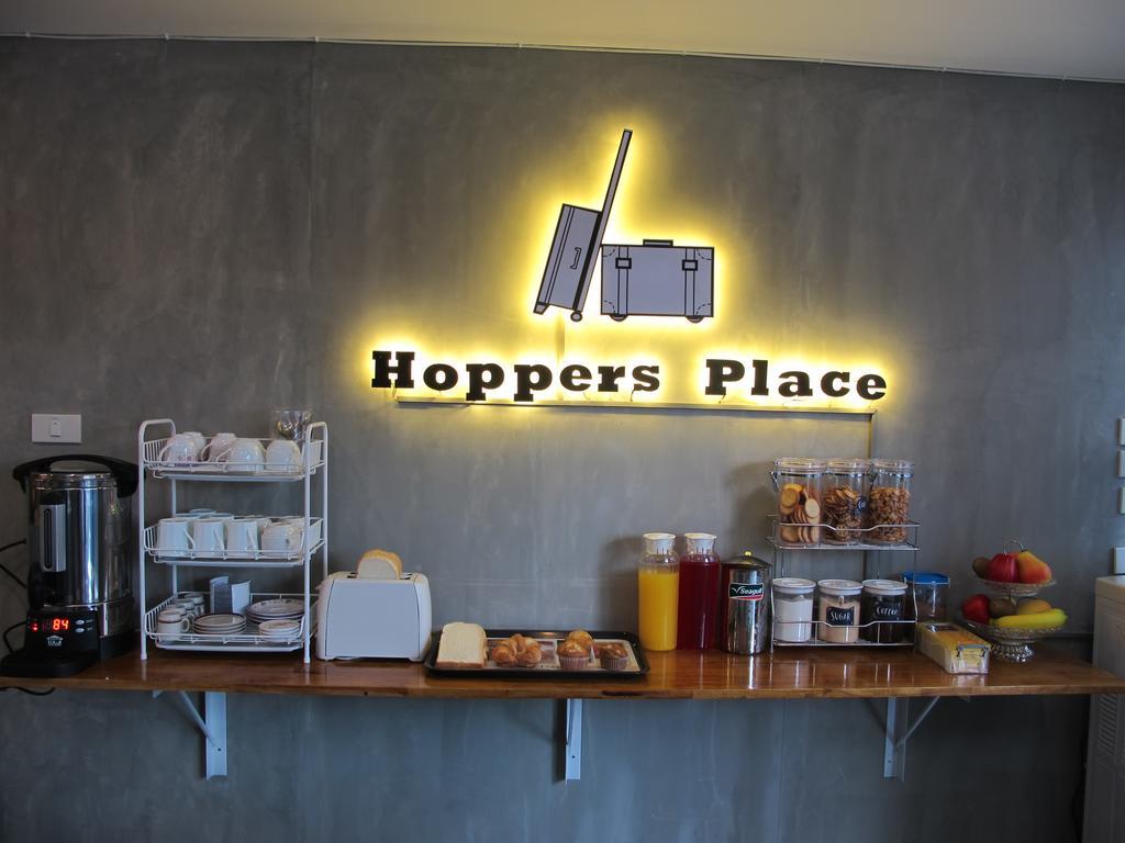 Hoppers Place Donmuang Hostel Bangkok Exterior foto